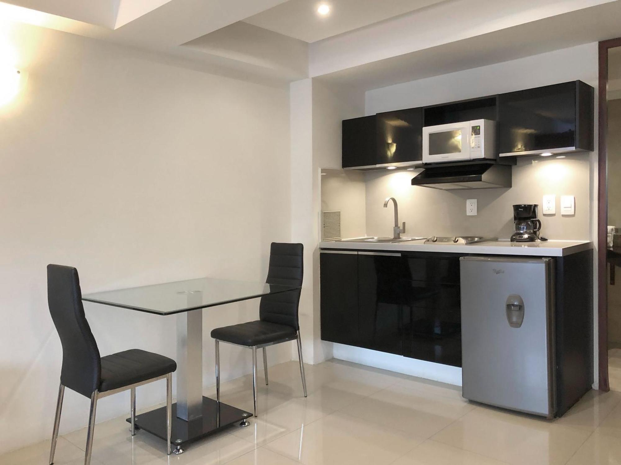Suites Capri Reforma Angel 380 Мехіко Номер фото